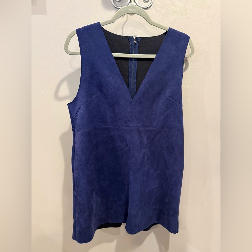 Sleeveless V-Neck Suede-Look jumper in Deep Blue